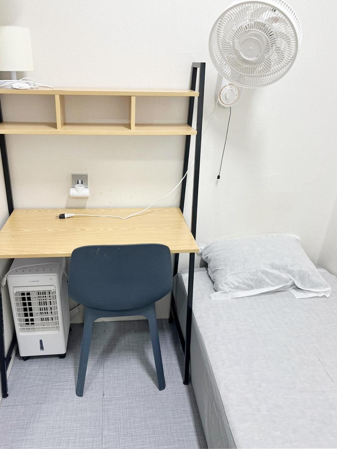 Hongdae Hapjeong Hostel-220-man Only *