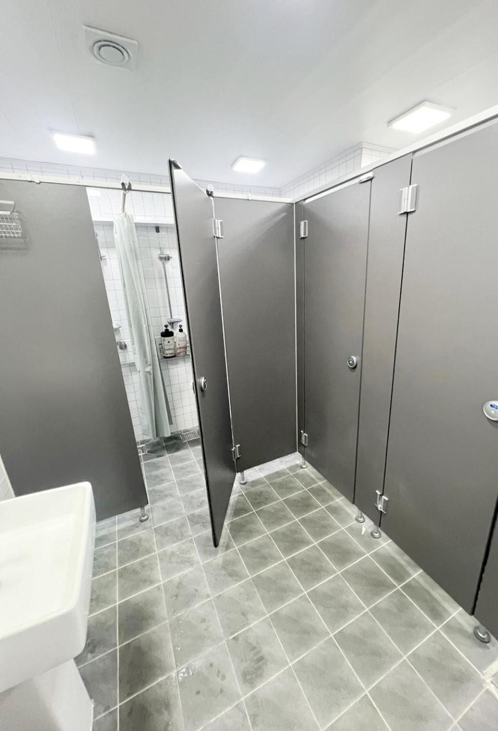 Hongdae Hapjeong Hostel-220-man Only Hotel kapsul